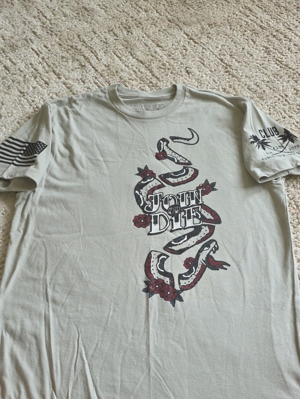 Grunt Style Men's Light Gray Graphic T-Shirt with Red Snake Design